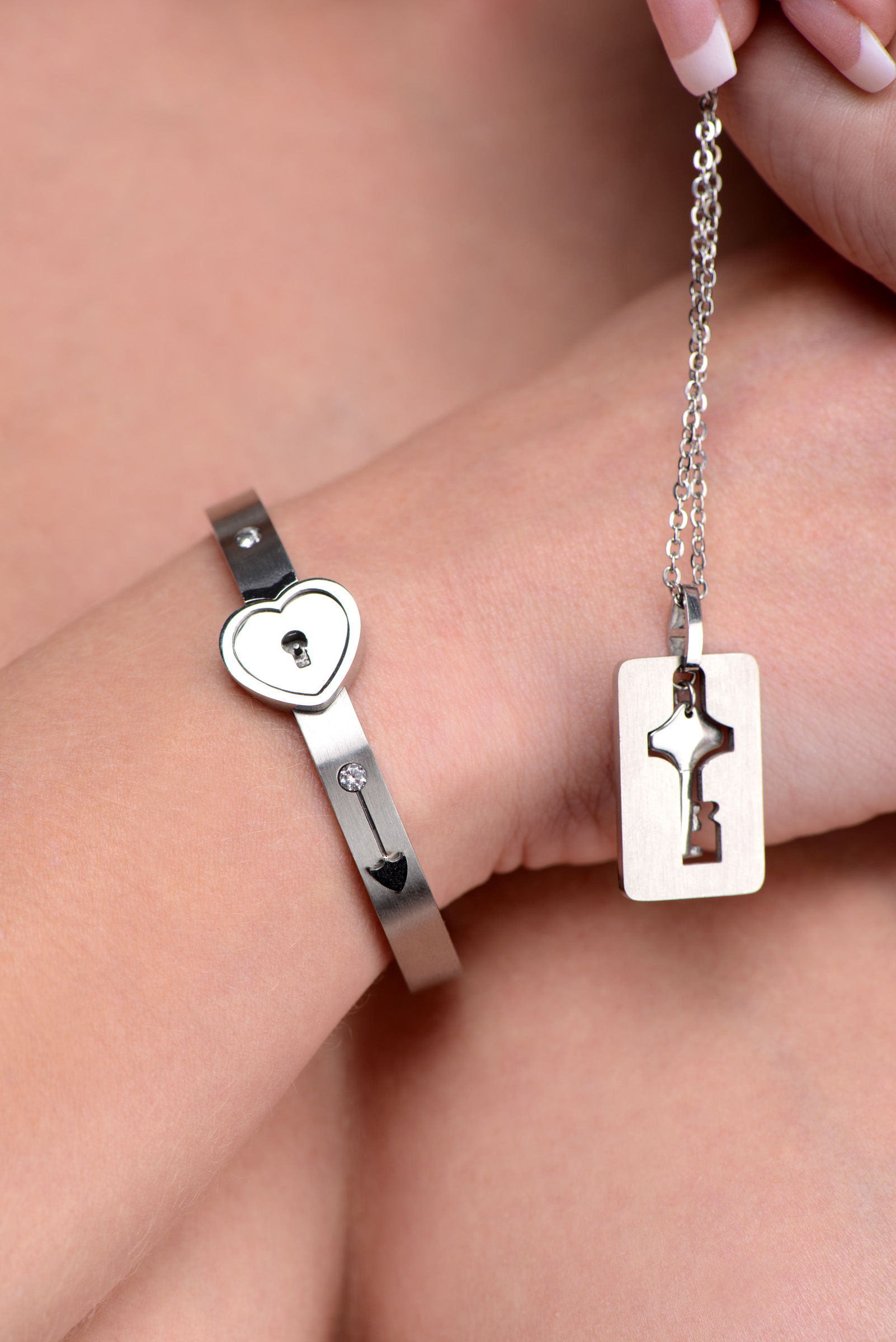 Cuffed+Locking+Bracelet+and+Key+Necklace